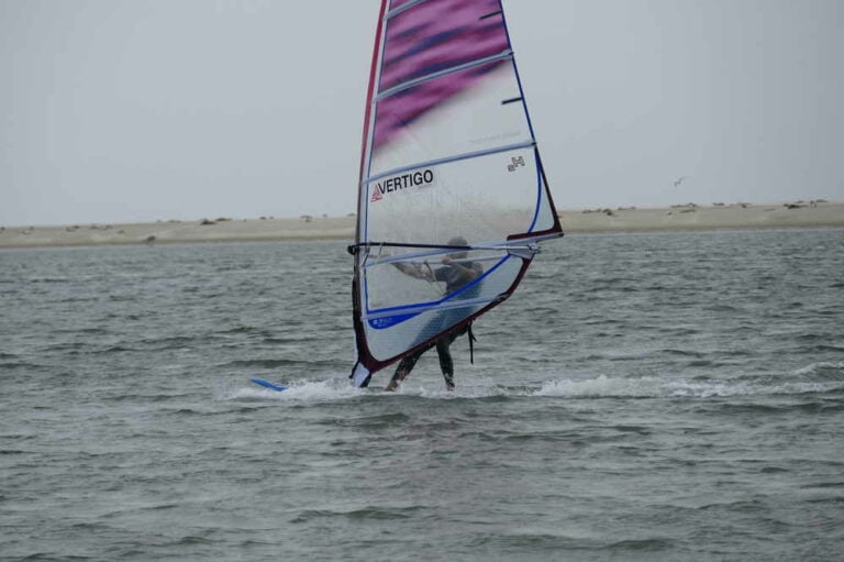 Mehr über den Artikel erfahren Windsurfen auf Borkum